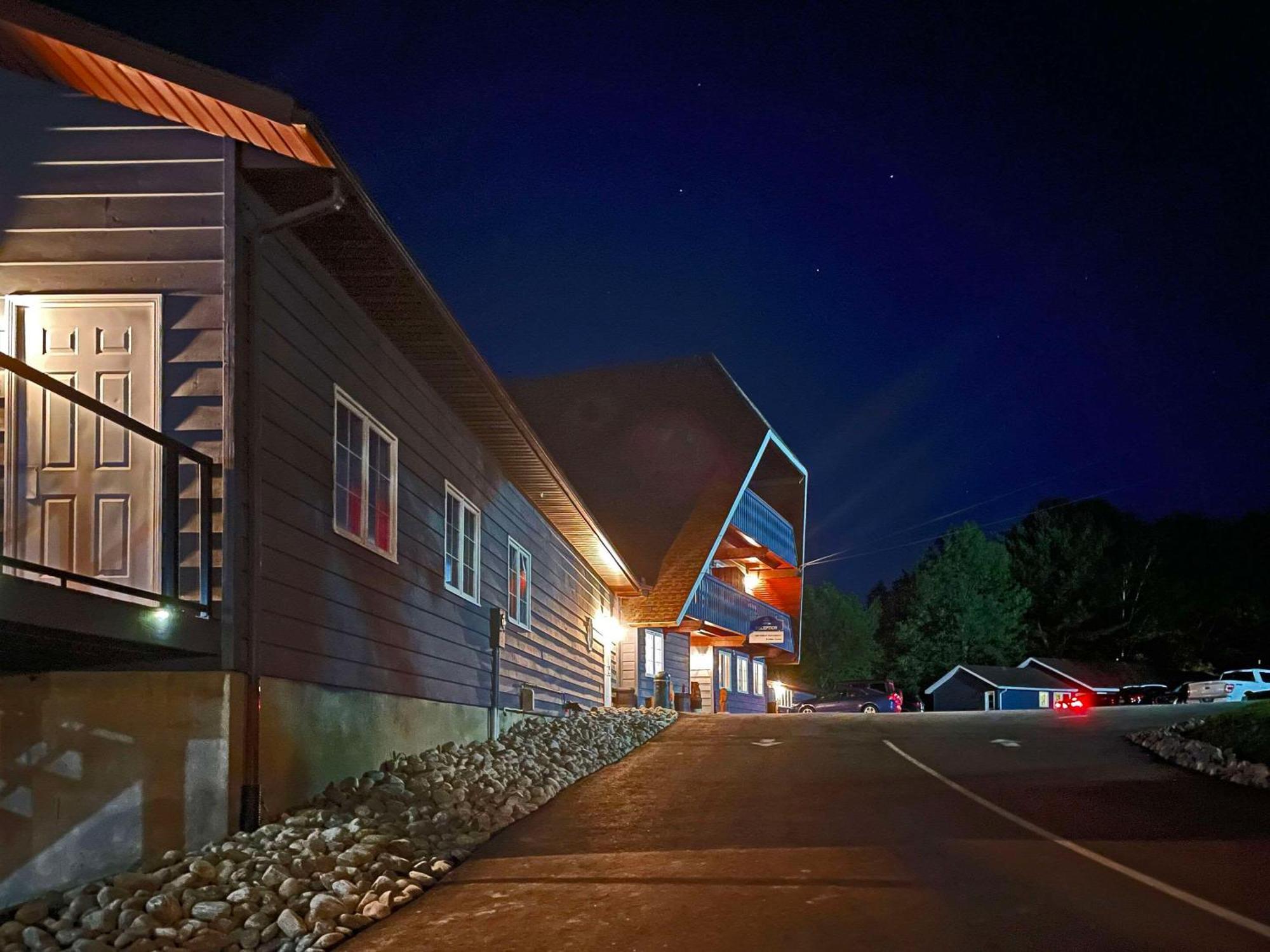 The Grand Tappattoo Resort, Ascend Hotel Collection Otter Lake Exterior foto